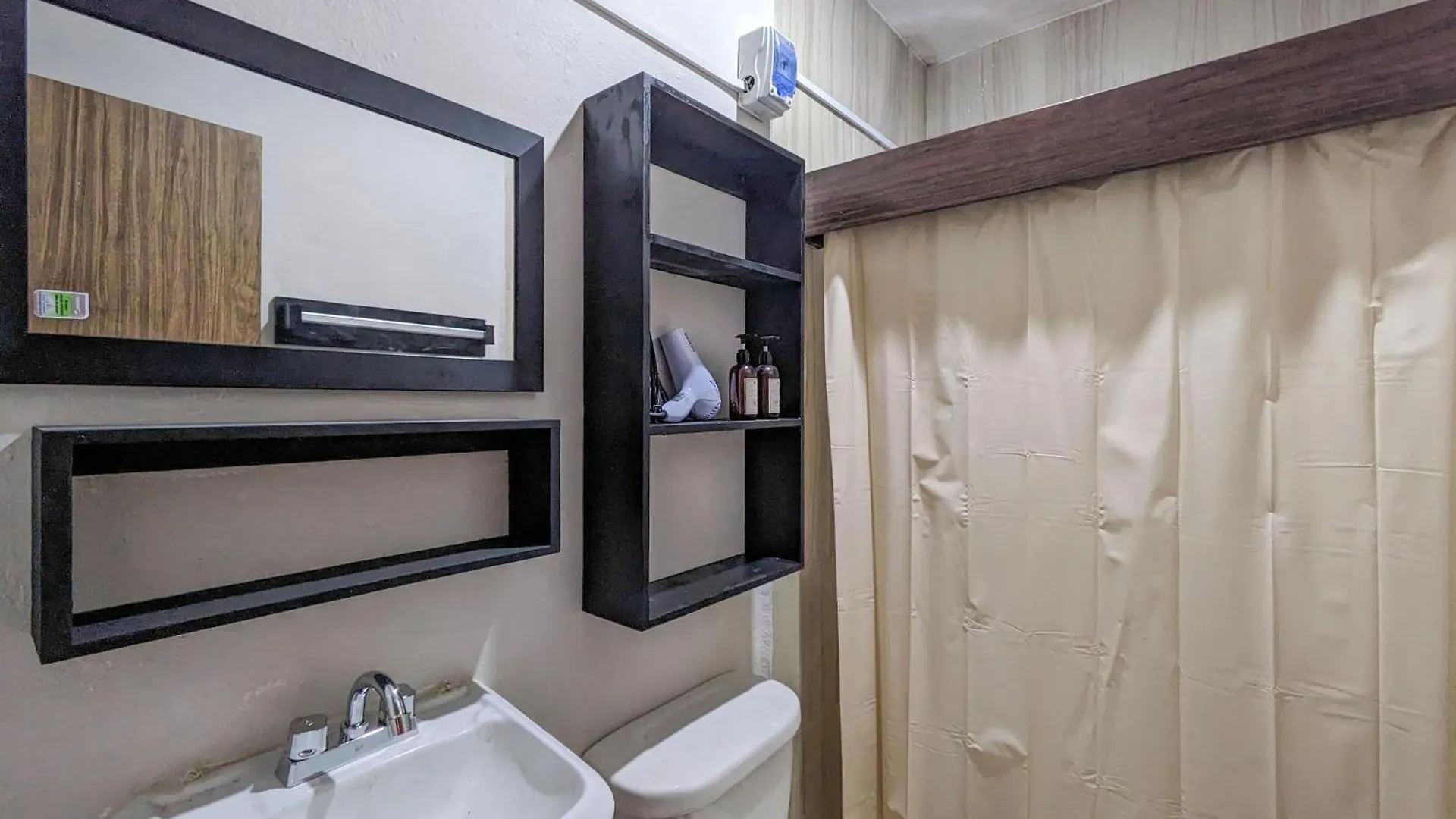 A8 Beachside Bliss Family Hawaiian Themed Quad Kitchen Studio Ac Playa del Carmen