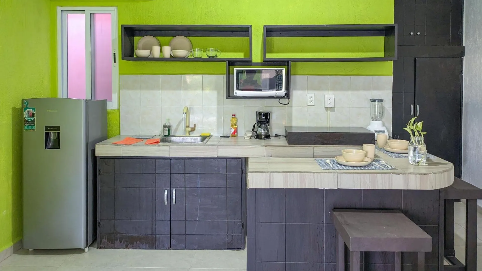 A8 Beachside Bliss Family Hawaiian Themed Quad Kitchen Studio Ac Playa del Carmen