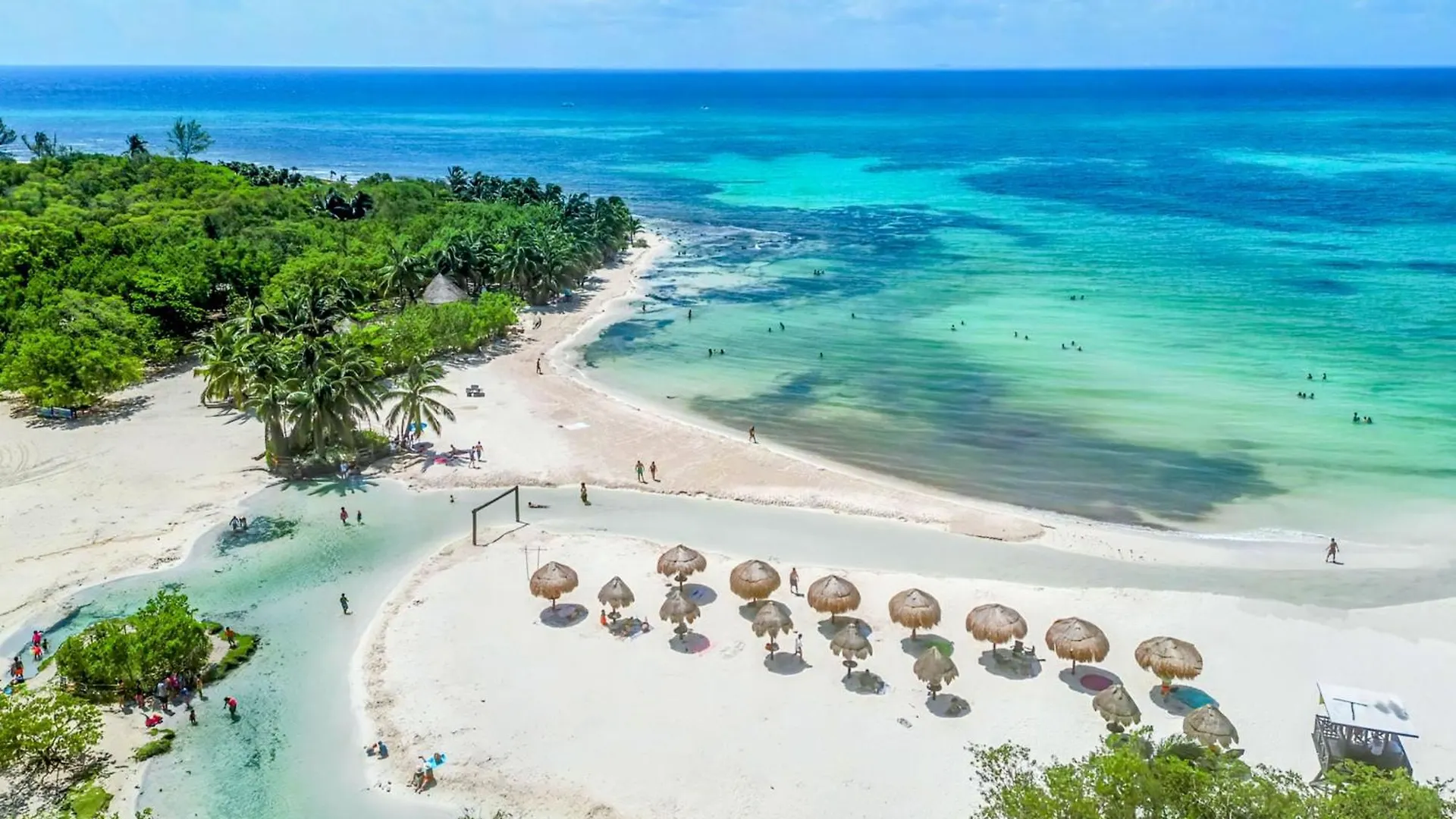 A8 Beachside Bliss Family Hawaiian Themed Quad Kitchen Studio Ac Playa del Carmen